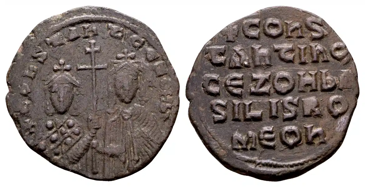 Constantijn VII 913-959 met Zoe. AE Follis. Constantinopolis